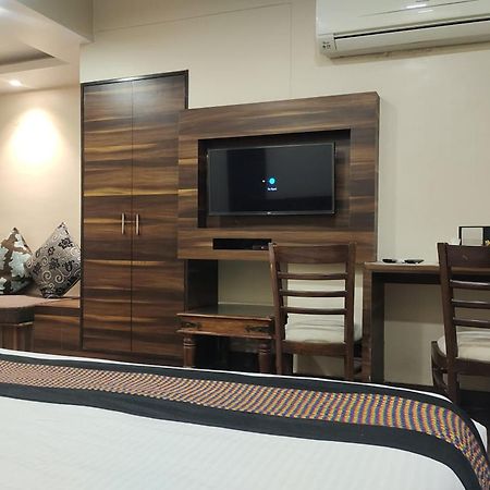 Hotel Rang Mahal Near Jaipur International Airport Eksteriør billede