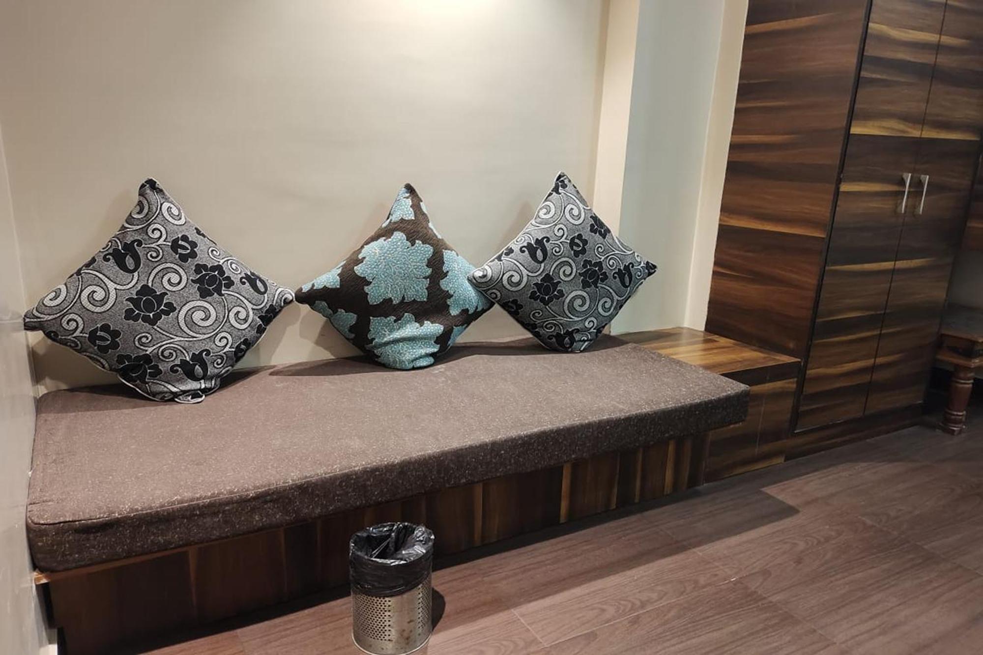 Hotel Rang Mahal Near Jaipur International Airport Eksteriør billede