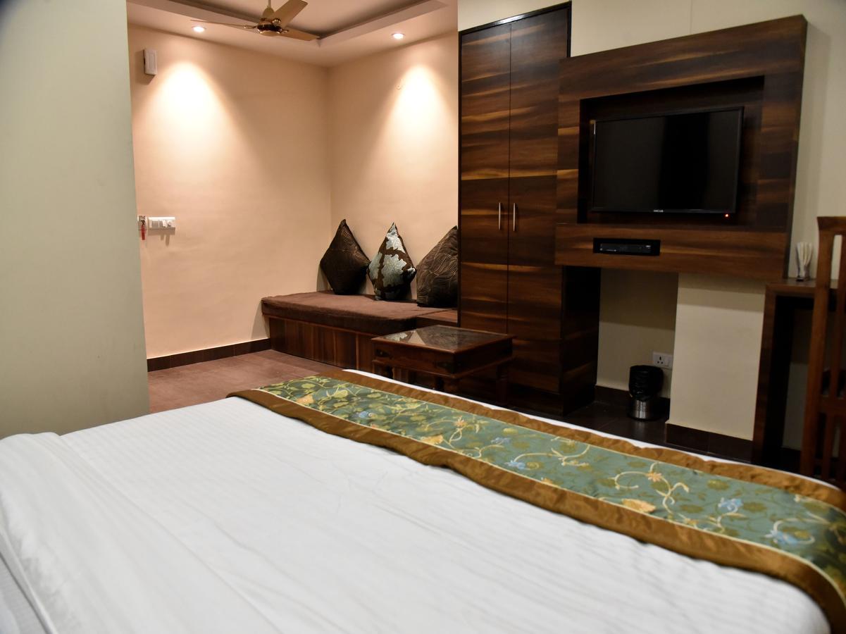 Hotel Rang Mahal Near Jaipur International Airport Eksteriør billede
